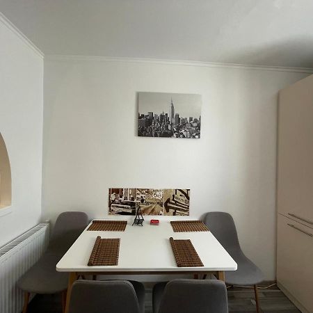 Soho Apartment Fagaras - 1 Bedroom & Extensible Couch 외부 사진