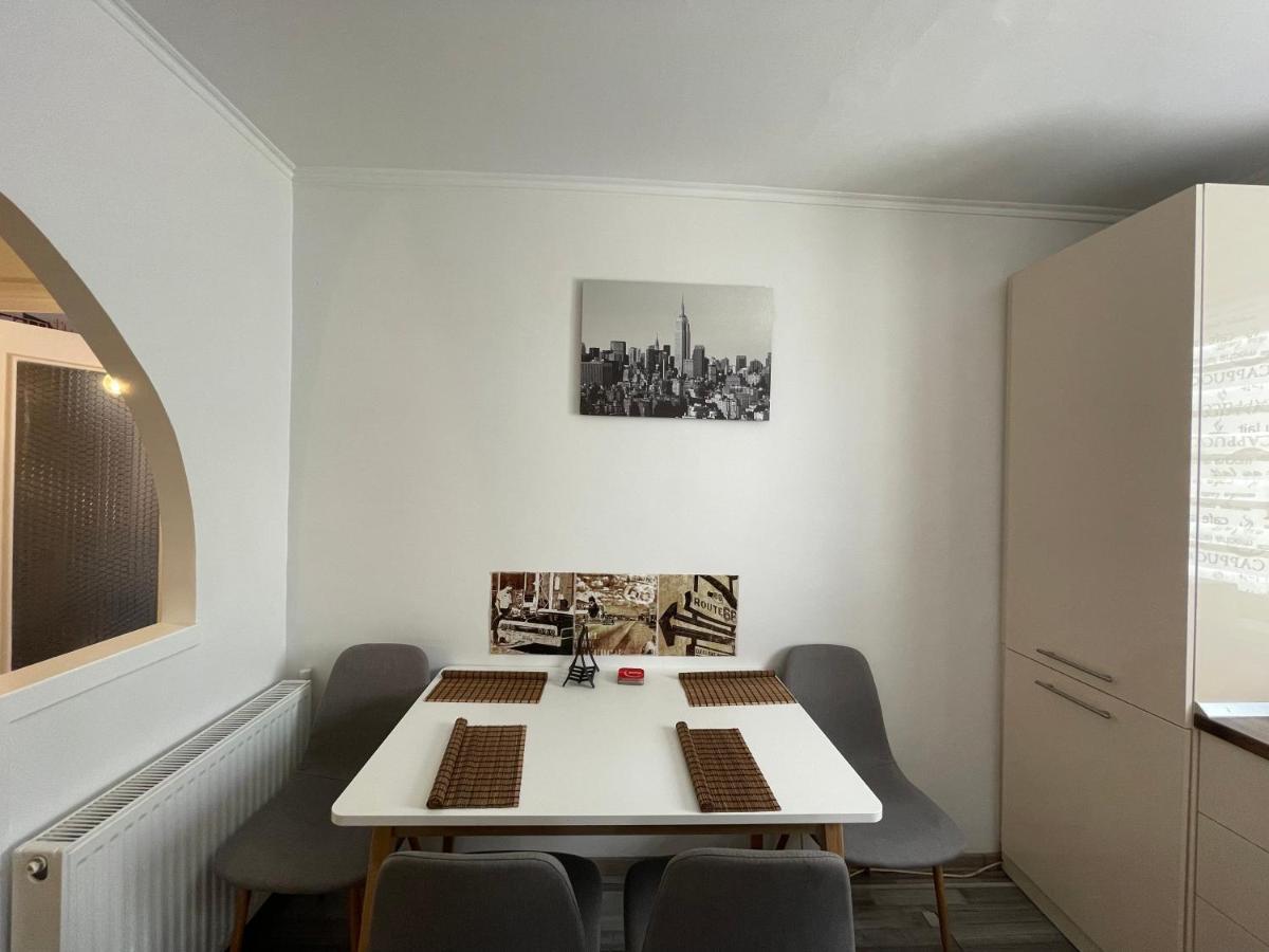 Soho Apartment Fagaras - 1 Bedroom & Extensible Couch 외부 사진
